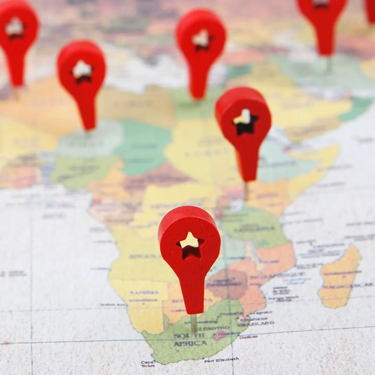 

100Pcs Wood Pushpin Ecofriendly Safe Fixation for Bulletin Boards Photos Notes Memos Simple Pushpin Practical Thumbtack