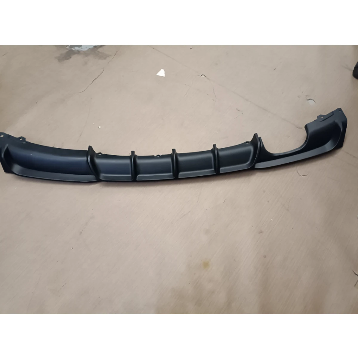 

Двойной задний бампер с диффузором для BMW 3 серии F30 320i 325i 328i 335i 340i M-sport 2012 2013 2014 2015 2016 2017 2018