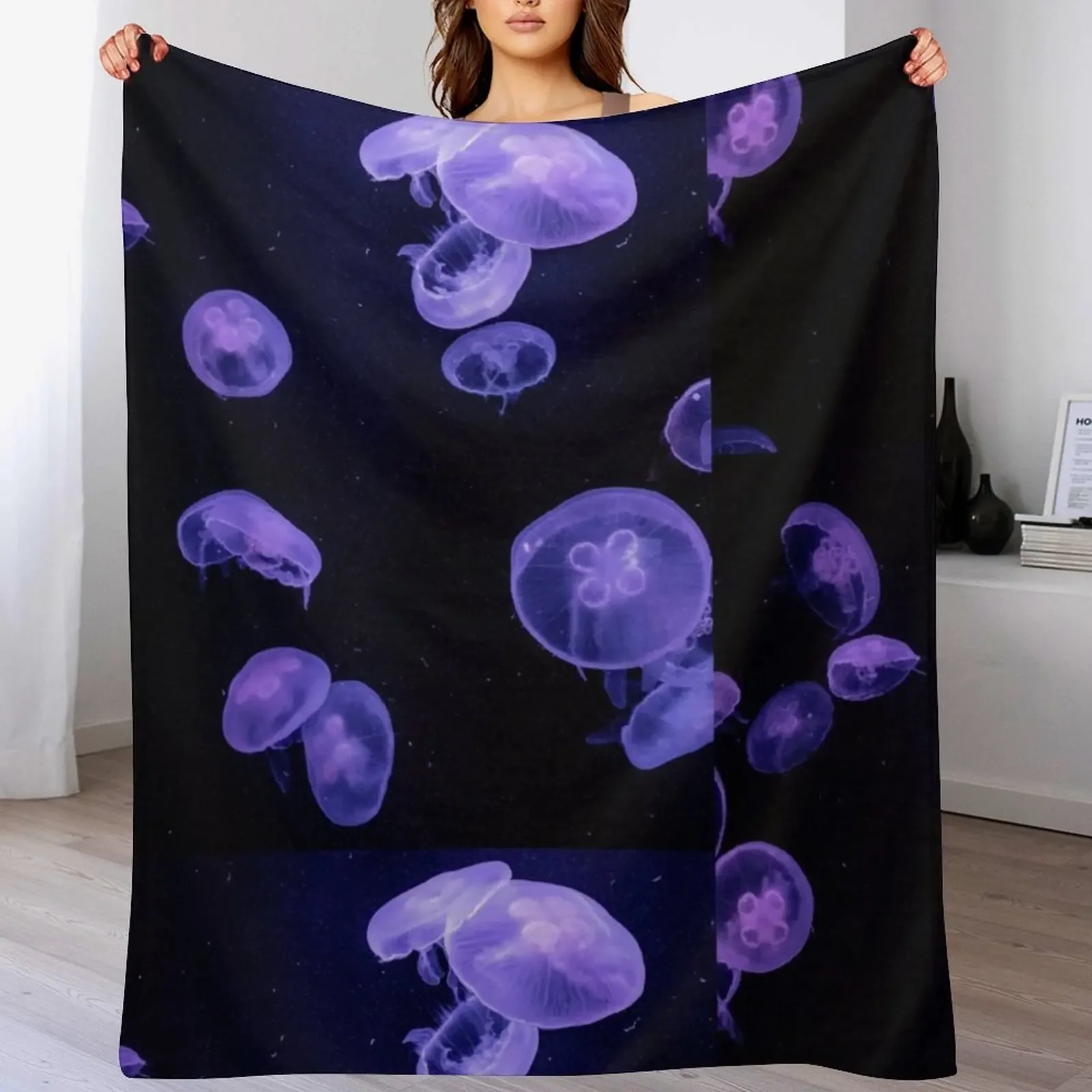 Jelly fish delight Throw Blanket Ultra Soft Flannel Fleece Blanket for All Seasons