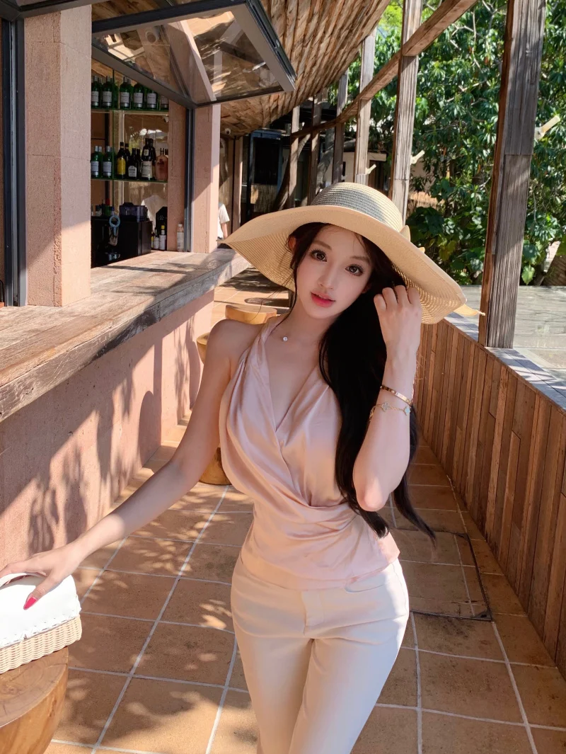 

Kumikumi Spicy Girl Pure Color Hanging Neck Pleated Vest Women's Casual Pants Two-Piece Set Spring Slimming High Waist