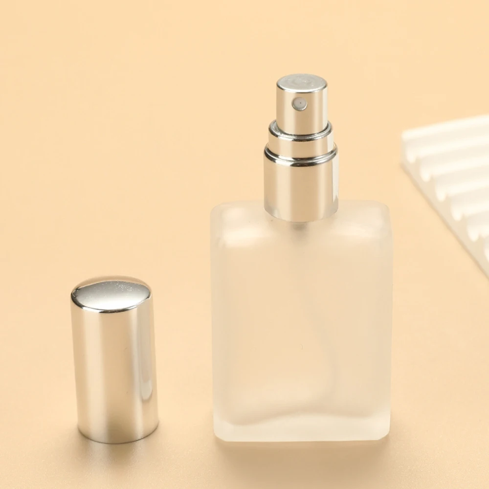 Atomiseur de parfum Portable de 15ml, Mini bouteille de parfum, vaporisateur d'échantillon, distributeur de cosmétiques, conteneur de voyage, bouteilles rechargeables