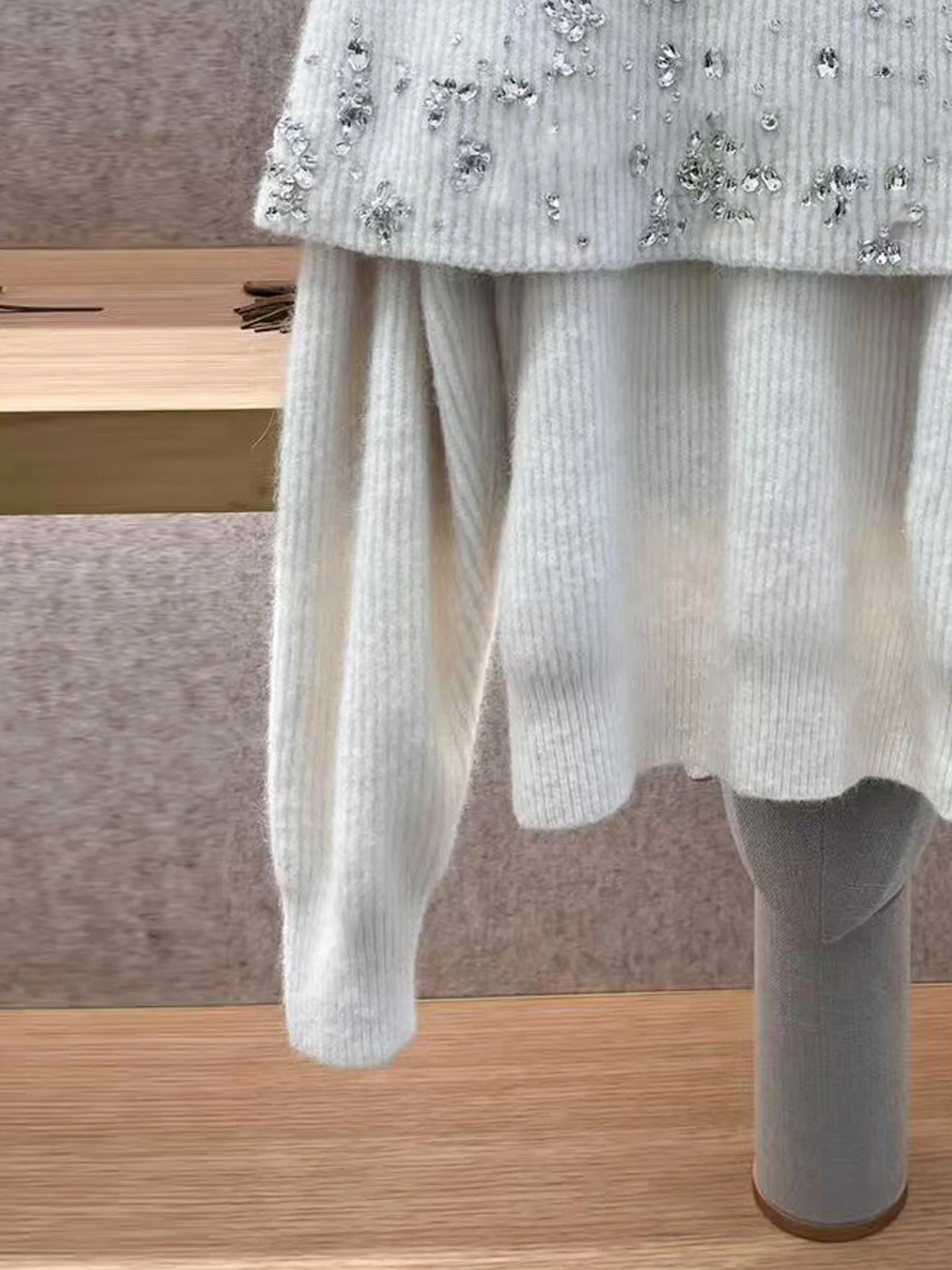 Atasan Rajut Wanita Mewah M Home Nan You dengan Detail Berlian di Bahu, Model Terbuka, untuk Musim Gugur dan Musim Dingin, Busana Wanita Elegan