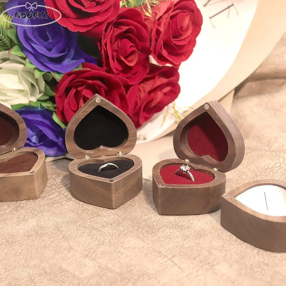 

Portable 1/2 Slots Heart Rings Holder Anti-collision Wedding Walnut Wood Rings Box Packaging Proposal Rings Bearer Box Gifts
