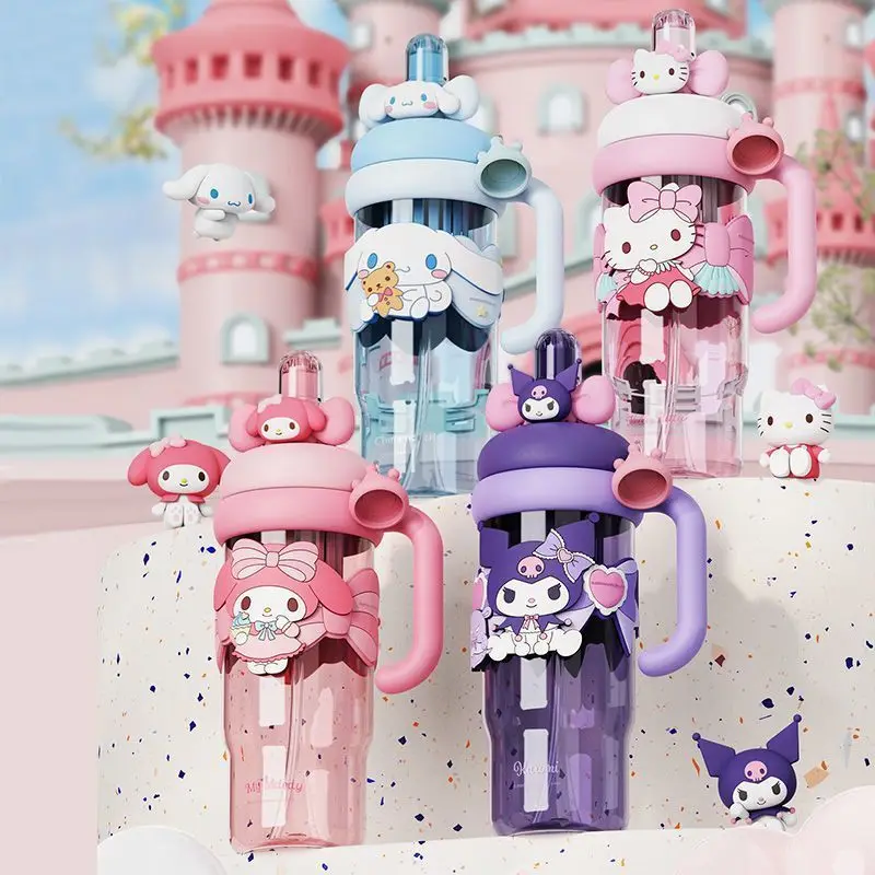 

Аниме-бутылка Sanrio Kuromi с большой емкостью и соломинкой, стильная, для мужчин и женщин, для девочек и детей, милый мультяшный дизайн, 2026, очаровательная