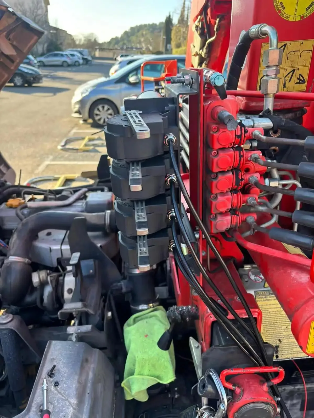 Factory price 4 joystick factory direct sales waterproof 12V 24v radio wireless remote control truck crane