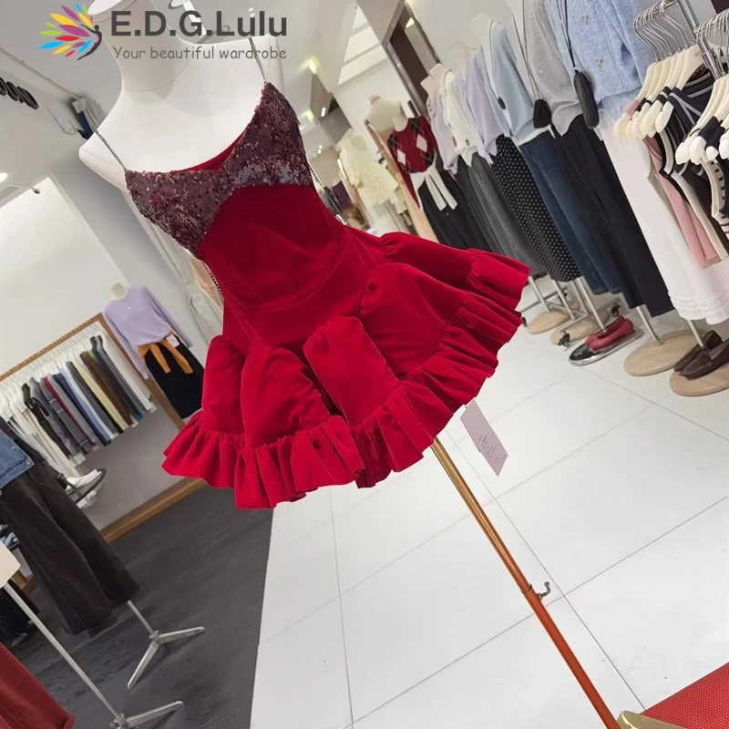 EDGLuLu 2025 夏 Vネック スパンコール スプライシング スリムフィット 誕生日衣装 セクシー バックレス ノースリーブ ミニ レッド ベルベット ドレス 1014