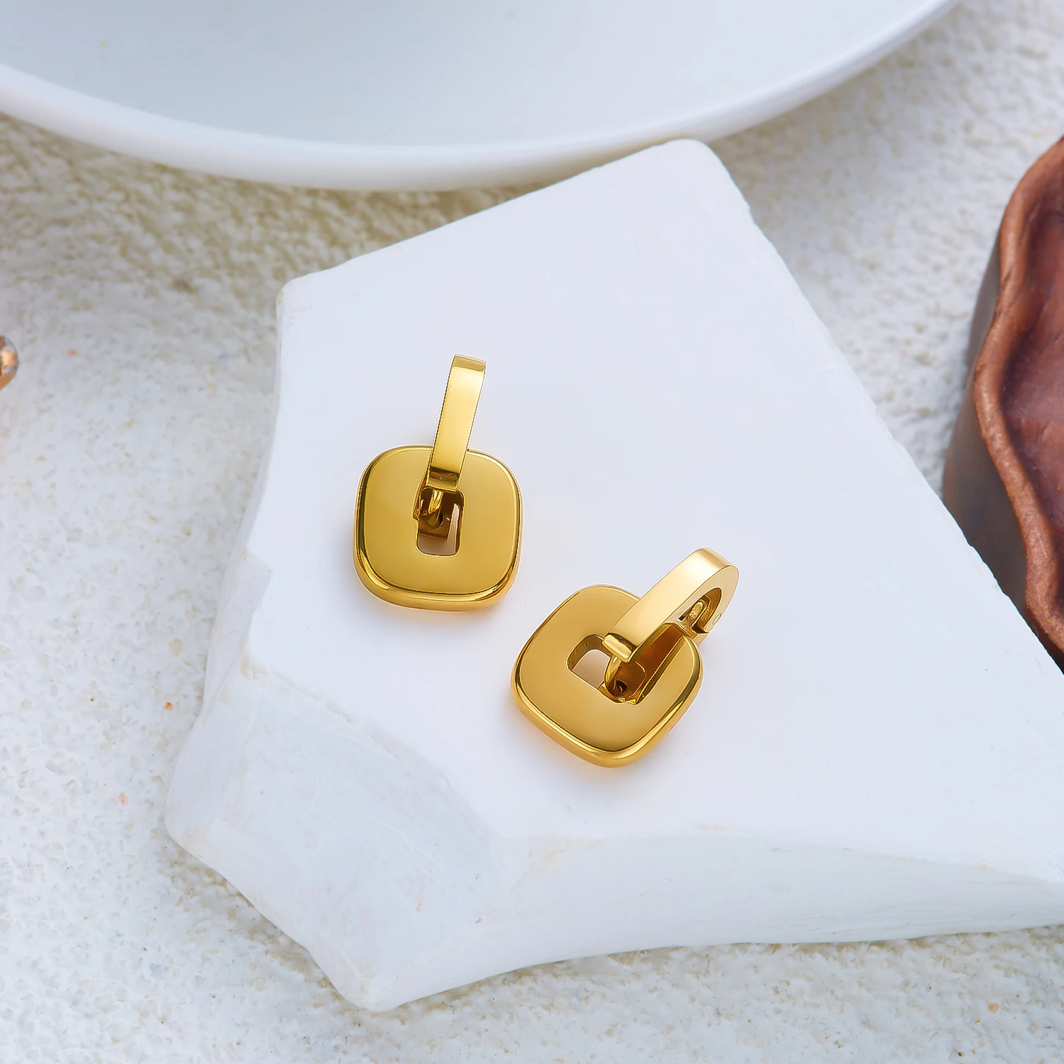 Zierliche Quadratische Edelstahl-Huggie-Ohrringe für Frauen Klobige Geometrische Tropfen-Ohrringe Täglicher Schmuck Wasserfest – Detail 5