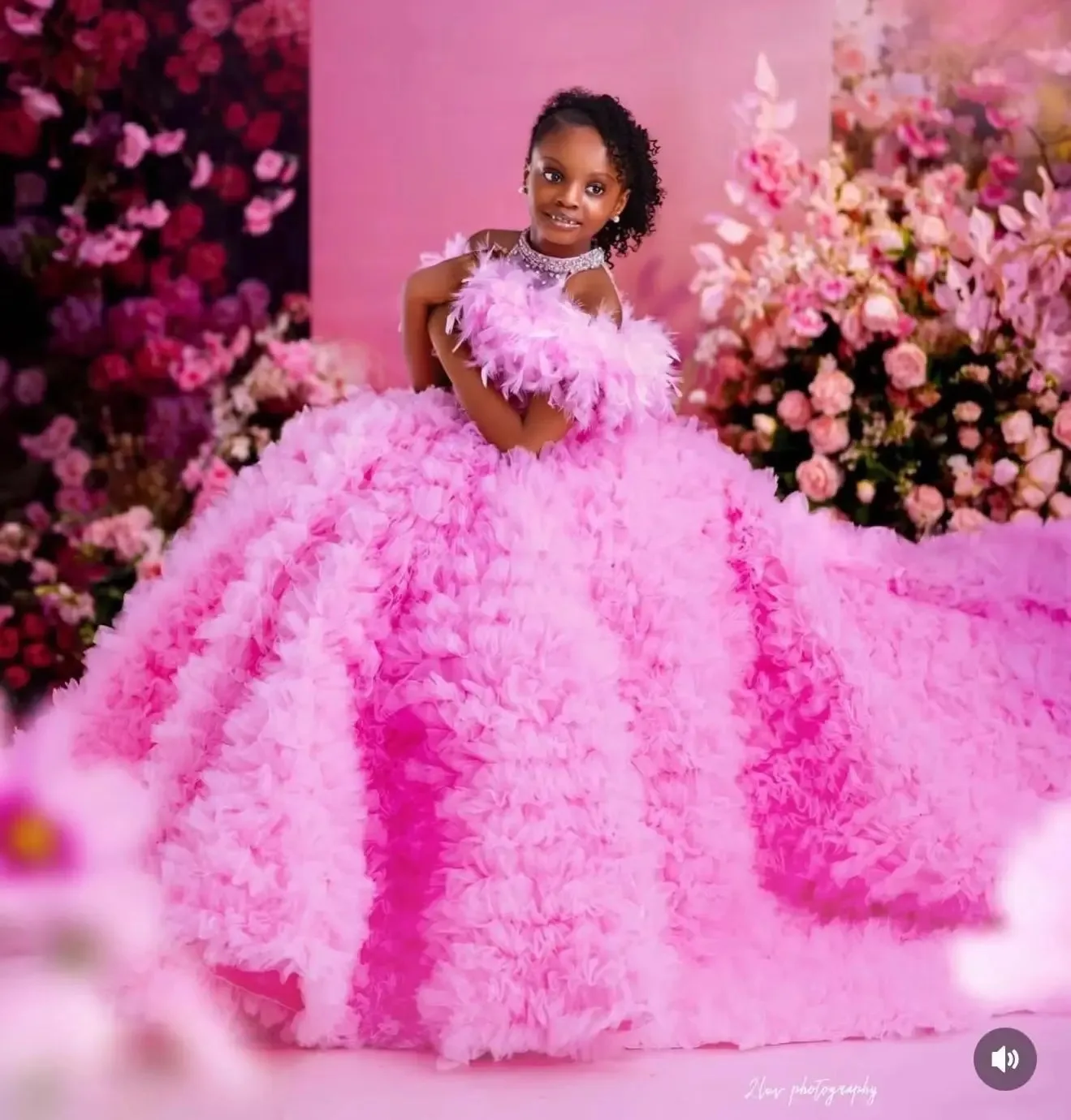 Luxury Pink Flower Girl Dresses with Trail Feathers Layered Kids Pageant Gown For Wedding FLoor Length Birthday Party Customized