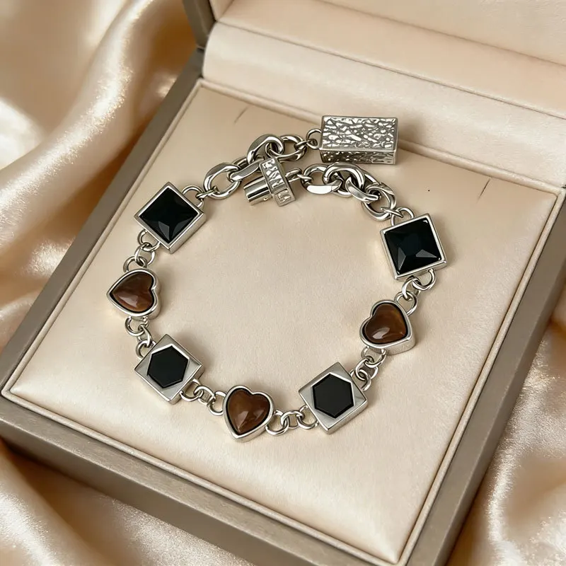 Light Luxury Love Heart Bracelet For Women Fashion Personality Senior Jewelry Inlaid Colorful Gems Metal Bracelet Exquisite Part
