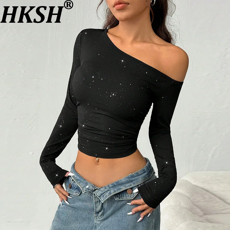 

Женская сексуальная футболка HKSH с асимметричным вырезом на одно плечо, длинными рукавами, облегающая, с заклепками и стразами, шикарный укороченный топ на весну-лето HK22435