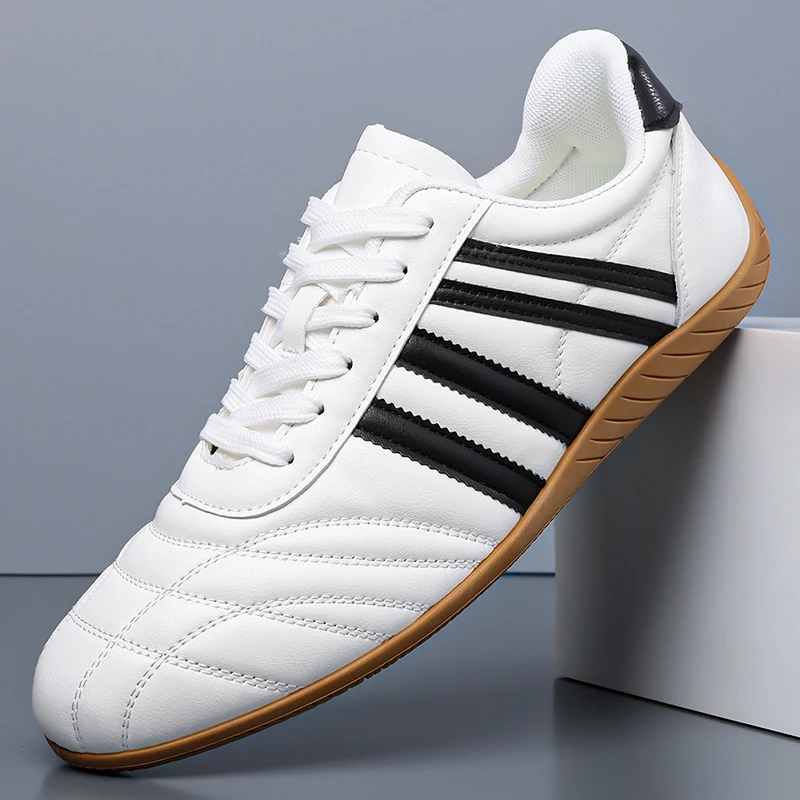 New Classic Retro Casual Low Top Running Shoes Anti-slip and Wear-resistant Plus Size Women's Black White Colorway Sneakers