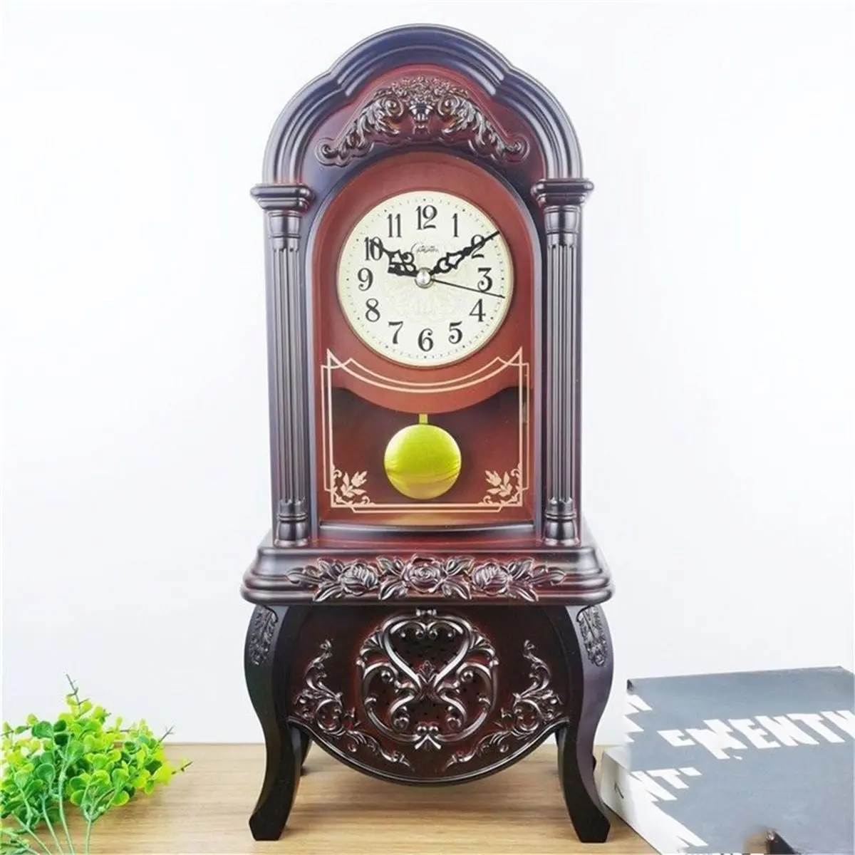 A32I Swinging Clock with Silent Operation, Clock Nostalgic Home Clock Living Room Ornament