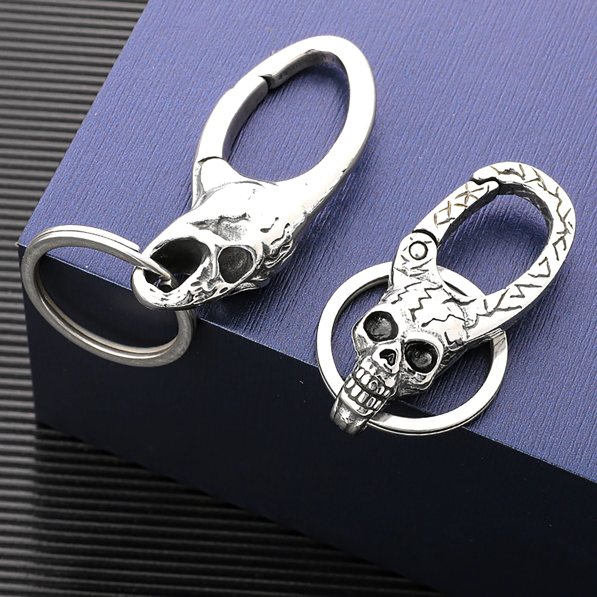 Gothic hippop stainless steel spring snap oval scary pirate skull head hook FOB keychain EDC DIY Halloween gift