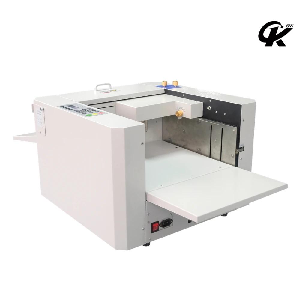SM-371Y Fully Automatic Suction Feeding Creasing Machine 3850 Sheets/Hour Button Operation