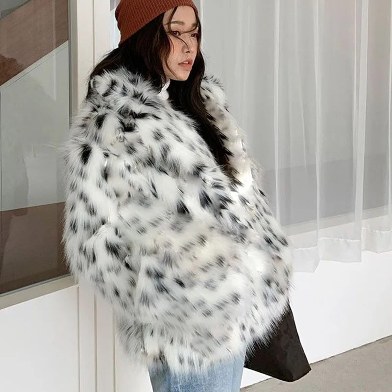 Modischer, lässiger Damen-Pelzmantel, der den Fuchspelzmantel imitiert, neuer Winter 2025, Revers, Leopardenmuster, Fleece-Damen-Pelzmantel H616
