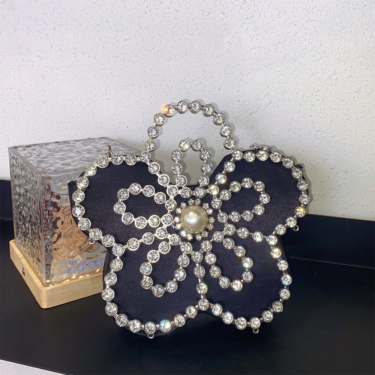 Fashion Evening Bags 2024 Luxury Bags Personality Metal Frame Flower Handbag Stylish Rhinestone Purses for Women