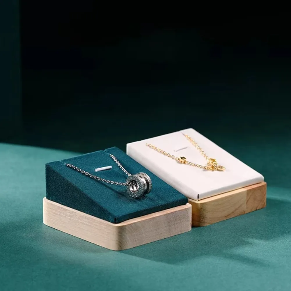 جديد قلادة خشبية عرض موقف بو المخملية المنحدر صواني صندوق الزفاف المنظم النساء