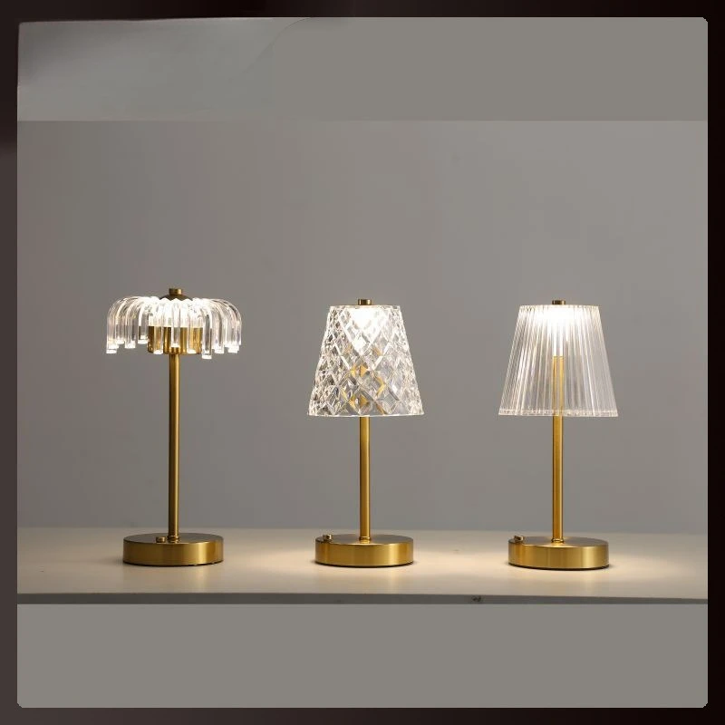 

Винтажная светодиодная металлическая настольная лампа, минималистичная USB-перезаряжаемая лампа для спальни, прикроватная тумбочка, ночной декор