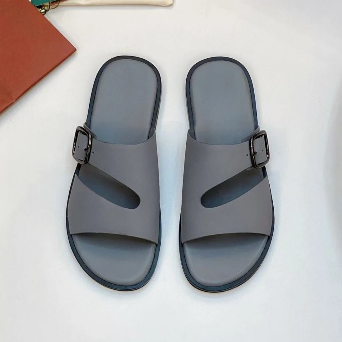 Luxury Brand New Buckle Sandals Men's Minimalist Buckle Leather Slide Sandals Casual Flat Comfortable Summer Beach Shoes