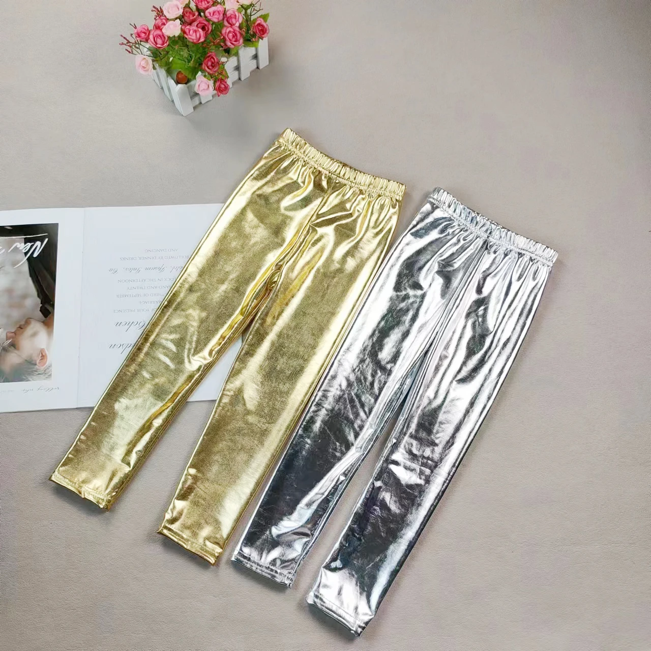 Girls\' Gold leggings Children\'s Yoga Pants Elastic And Shiny Running Dance Tight Pants Suitable For Teenagers\' School Exercise