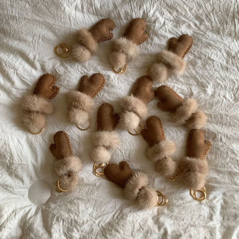 موضة جديدة الفراء القطيفة قفاز صغير قلادة مجوهرات حقيبة الديكور قفازات صغيرة المفاتيح معلقة إكسسوارات جذابة