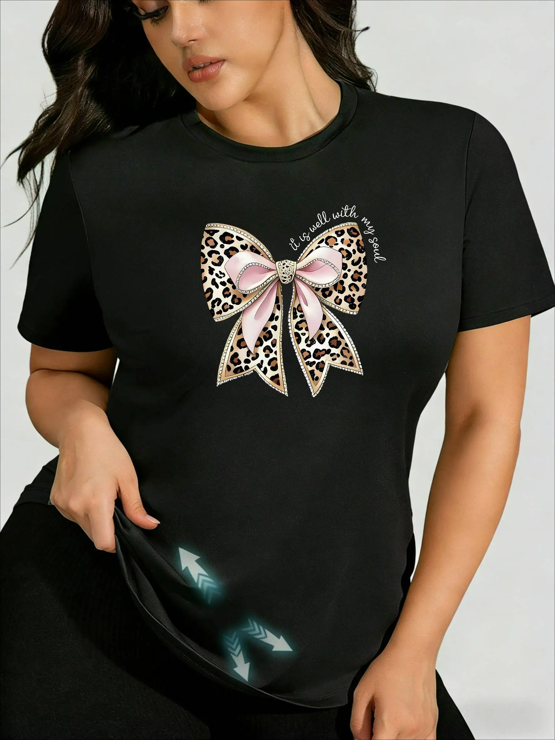 

Leopard Print Bow Sweet & Cool T-Shirt! Women's Plus Size T-Shirt, Sweet Cool Sexy Hot Girl Slimming Top