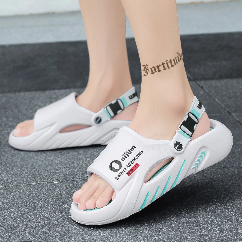 New Men\'s Slippers Outdoor Sandals Beach Comfortable Soft Slides Indoor Slippers Casual Shoes Men Outdoor Sandals Big Size 46 47