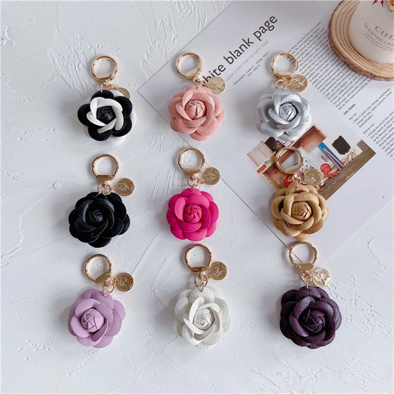 Luxury Black White Camellia Genuine Leather Flower Keychain Letter Umbrella Pendant Car Key Chain Ring Pendant For Bag Accessory