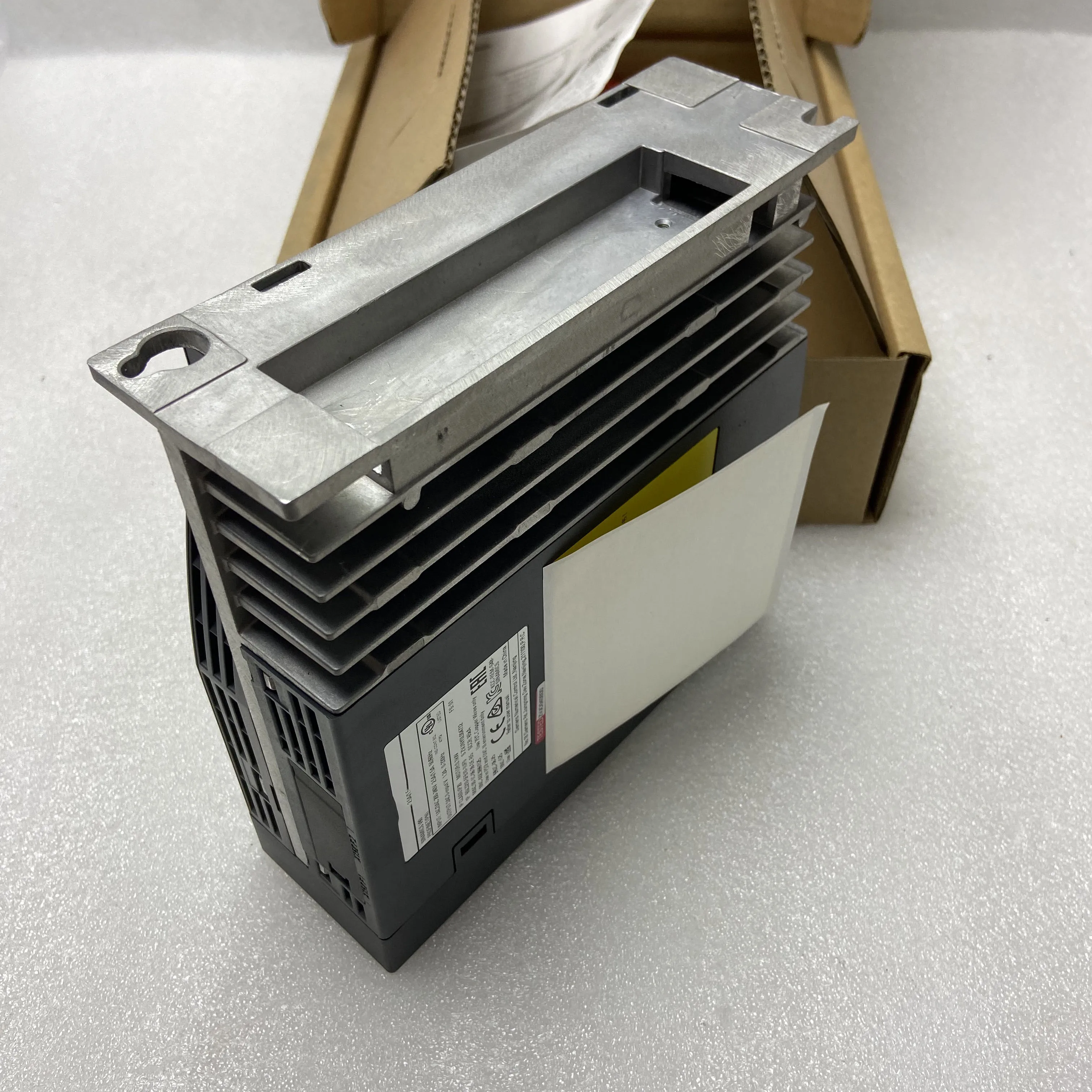 New Servo Drive 6SL3210-5FB10-1UF0 with Packaging and Instruction Manual 6SL3040-0MA00-0AA1 6SL3420-2TE11-7AA1 in Stock