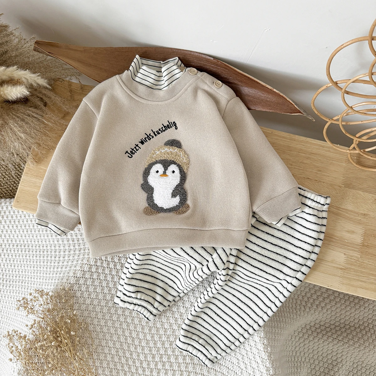 

Baby Boys Girls Penguin Embroidery Long Sleeved Sweatshirt+ Striped Pant Suit for Winter Outfit Toddler Infant Thermal Clothing