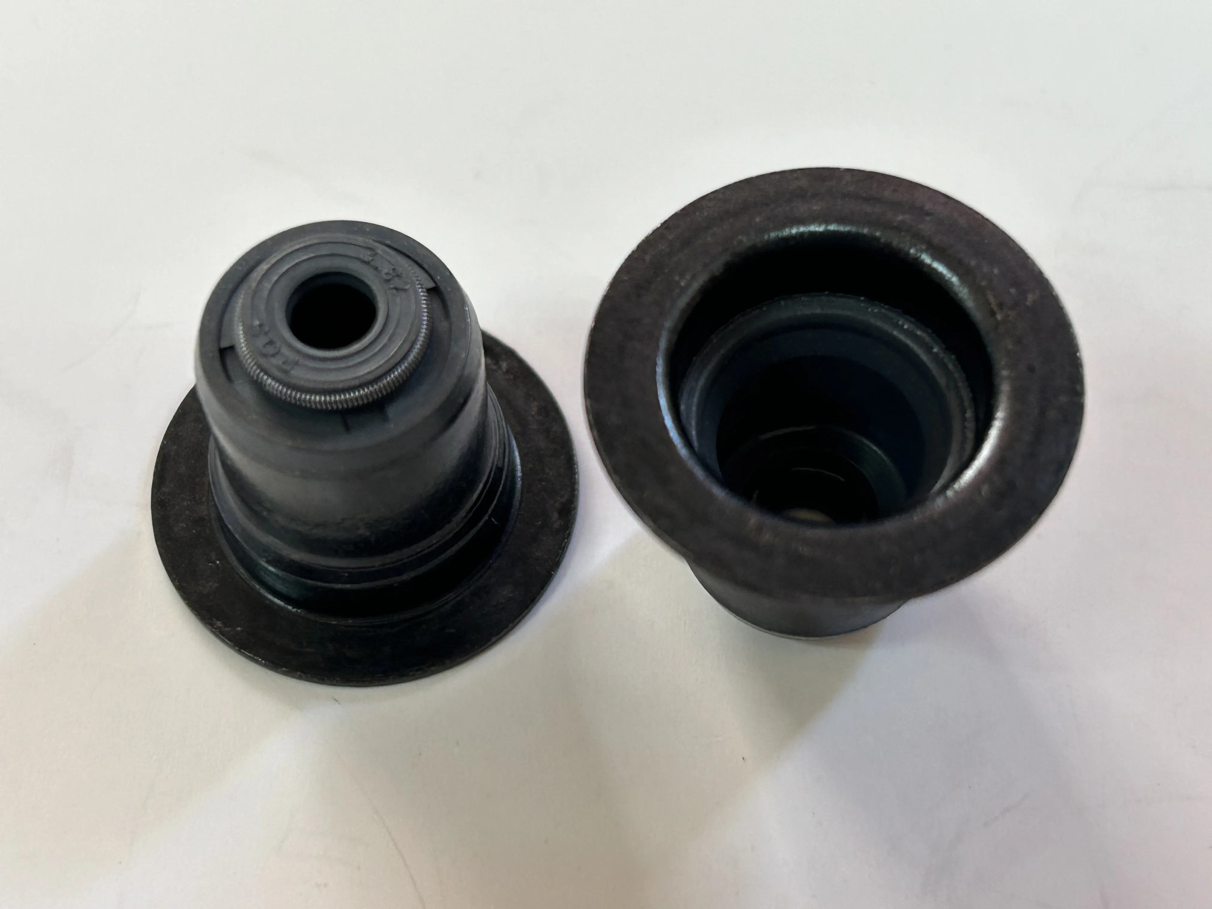 2222425000 MN183952 222242G000 22224-25000 22224-2G000 Valve Stem
