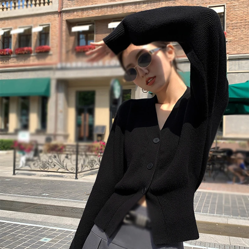 Autumn Long-Sleeved Cardigan Top Women Casual Style Retro All-Match Outside Wear Simple Solid Color V-Neck Knitted Short Style