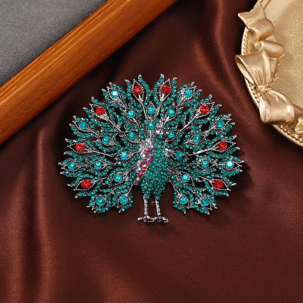 New Fashion Full Diamond Peacock Open Screen Brooch Rhinestone Animal Pin Women's Winter Coat Sweater Corsage Pin New Year Gifts