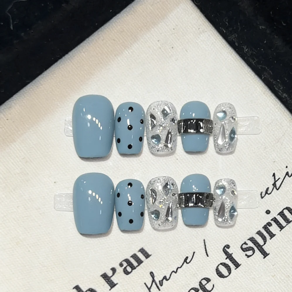 10 Stück blaue, sanfte Winter-Kunstnägel, kurze, quadratische Flash-Nagelkunst mit Strasssteinen, blaue Nägel zum Aufdrücken für Partys