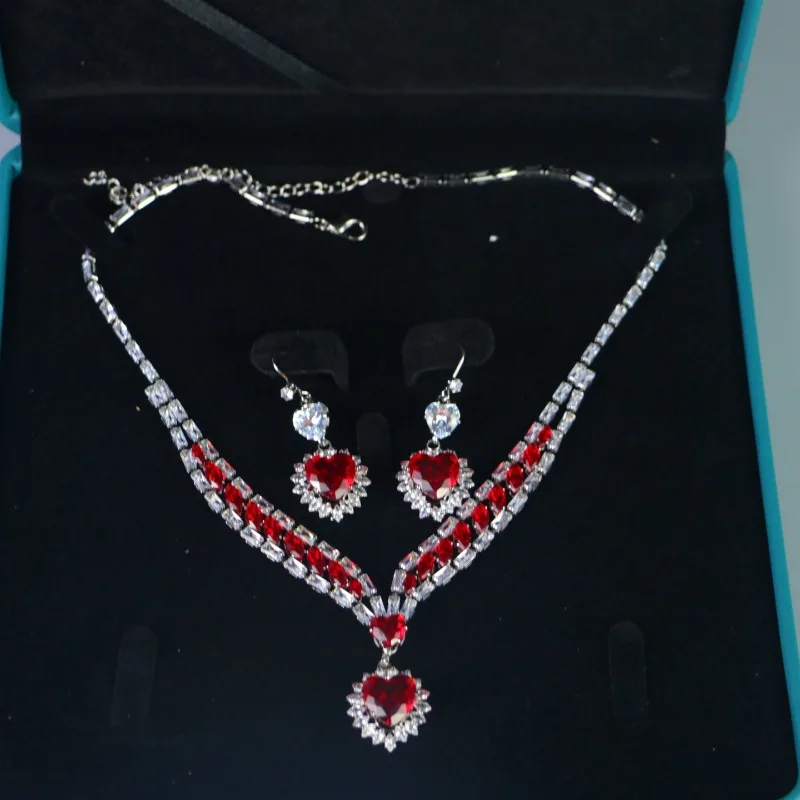 

New Natural High-ice Red Suit, Exquisite Fashion and Versatile Accessories