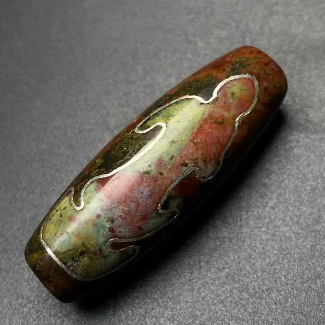 1pcs/lot Guanyin and Dragon The old material is inlaid with silver threads and covered in cinnabar Tibetan Dzi Beads DIY Amulet