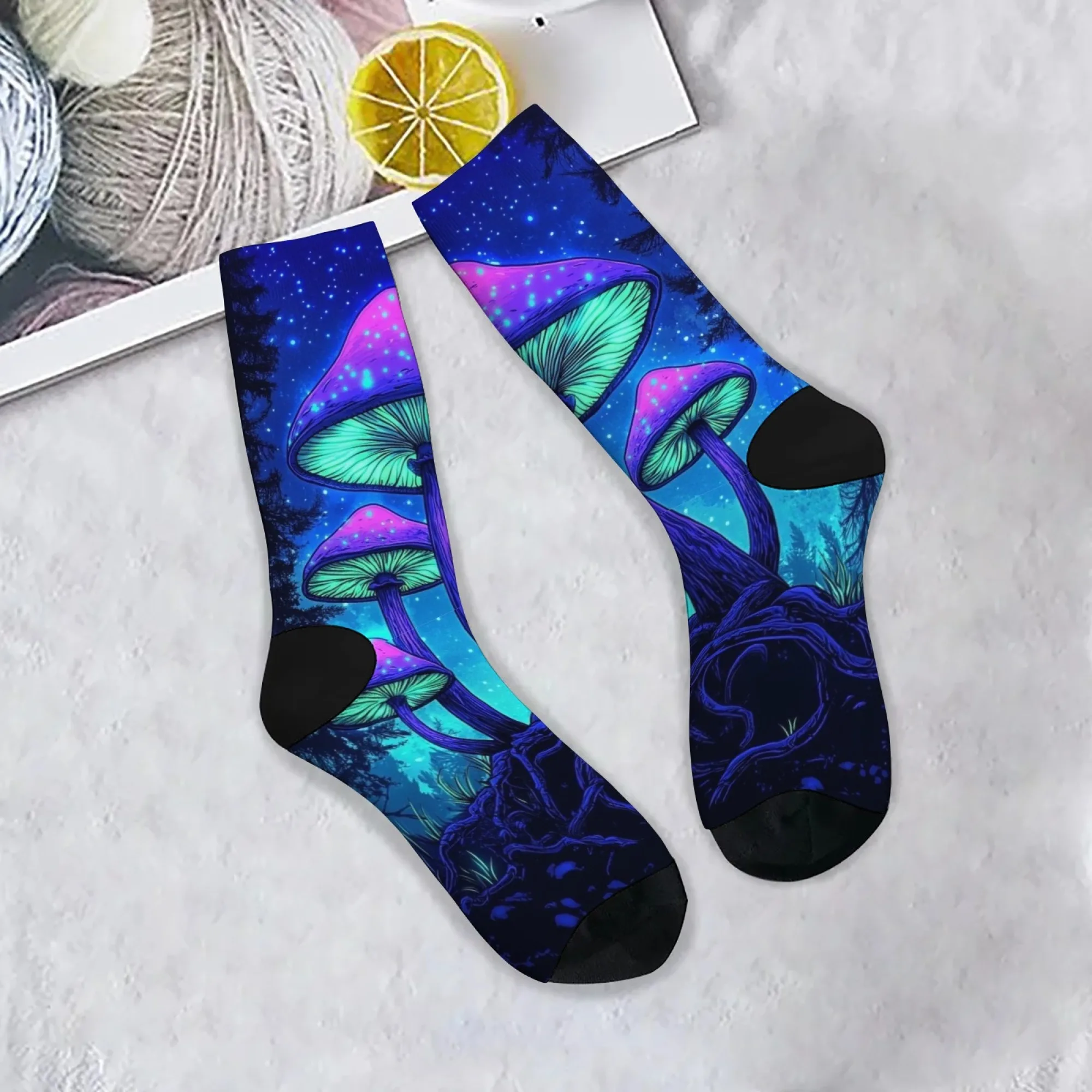 

Mysterious Forest Mushroom Men's Socks Retro Fashion Casual Sports Socks Harajuku Style Novelty Funny Hip-Hop Happy Socks Gift