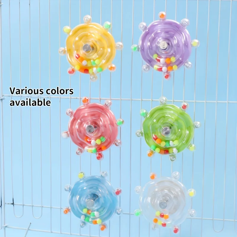 Mainan sangkar burung interaktif burung beo, pengumpan putar, plastik tahan lama, dengan geraham, untuk stimulasi mental dan hiburan