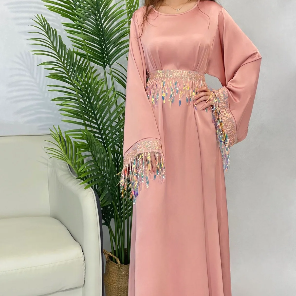 Elegant and Gorgeous Sequins Muslim Dress for Women Dubai Abaya Long Dress Femme Loose Kaftan Islamic Turkish Dresses Vestidos