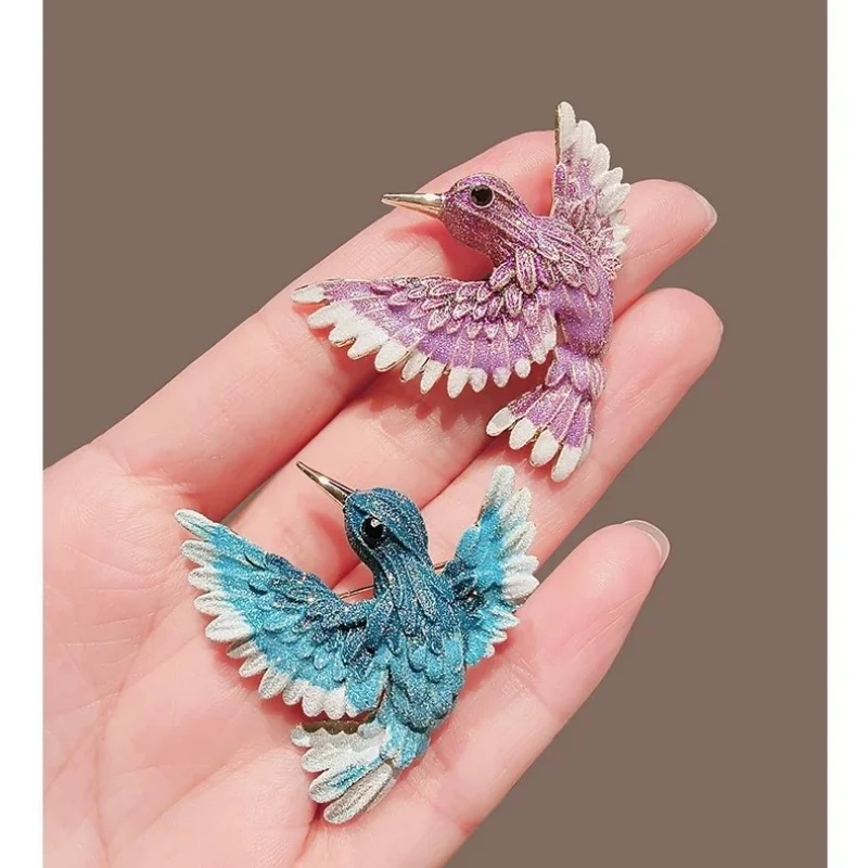 Creative blue wing bird brooch retro personality fashion ladies suit jacket animal pin holiday party girl jewelry gift brooches