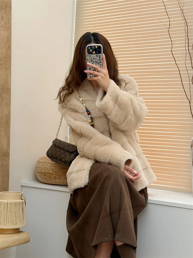 

Woolen Faux Mink Cosite Leather Jaet Thi Warm Coat for Women Loose Fit Long Sve Mid-Length No Hat