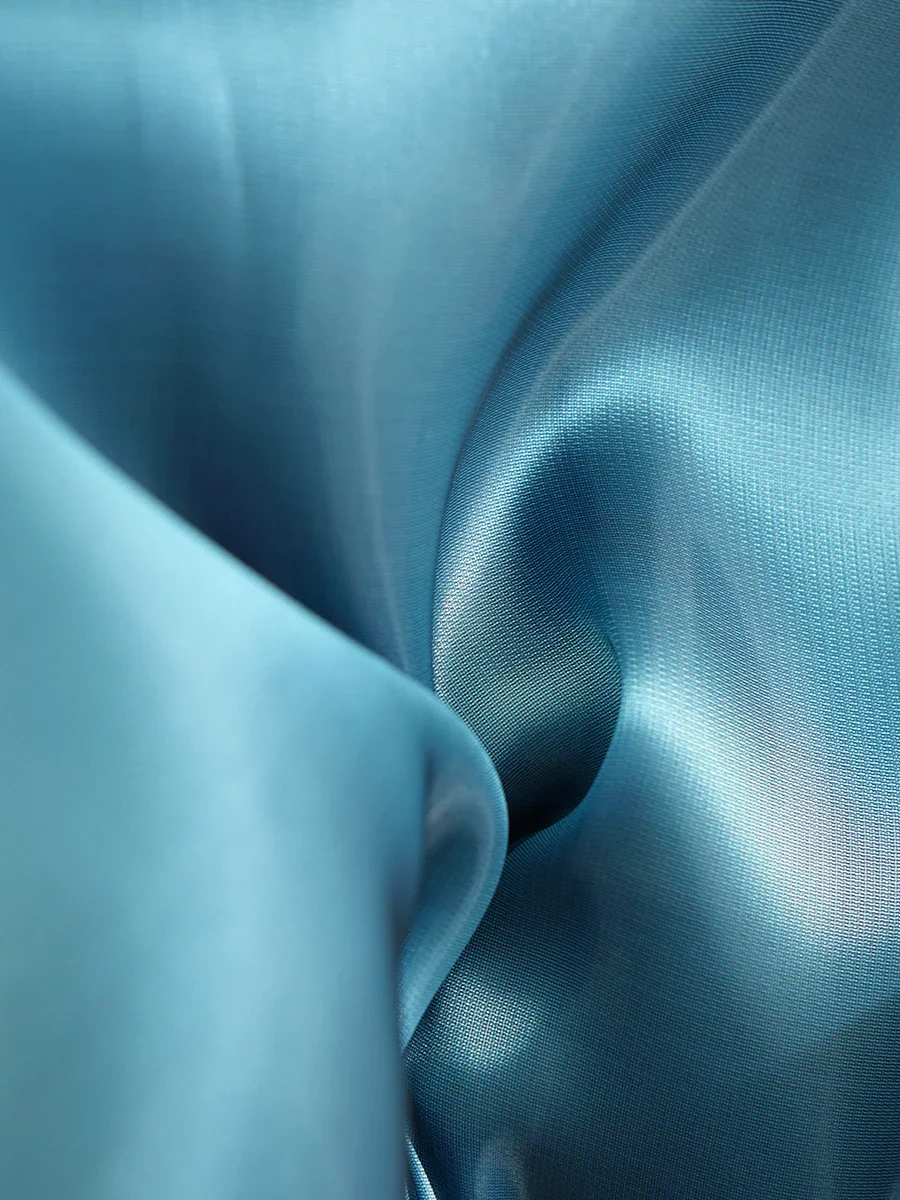 قماش ساتان ناعم عالي اللمعان مع ثنية ممتازة ومتانة قوية لأزياء الزفاف المنزلية والمنسوجات المسرحية