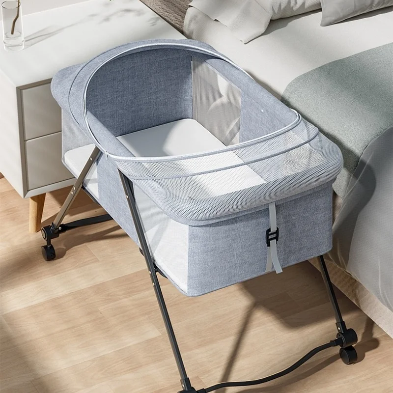 بيبي خفيف الوزن، سرير أطفال مع مرتبة وعجلات صامتة وناموسية، سرير أطفال عالي الجودة للأطفال حديثي الولادة