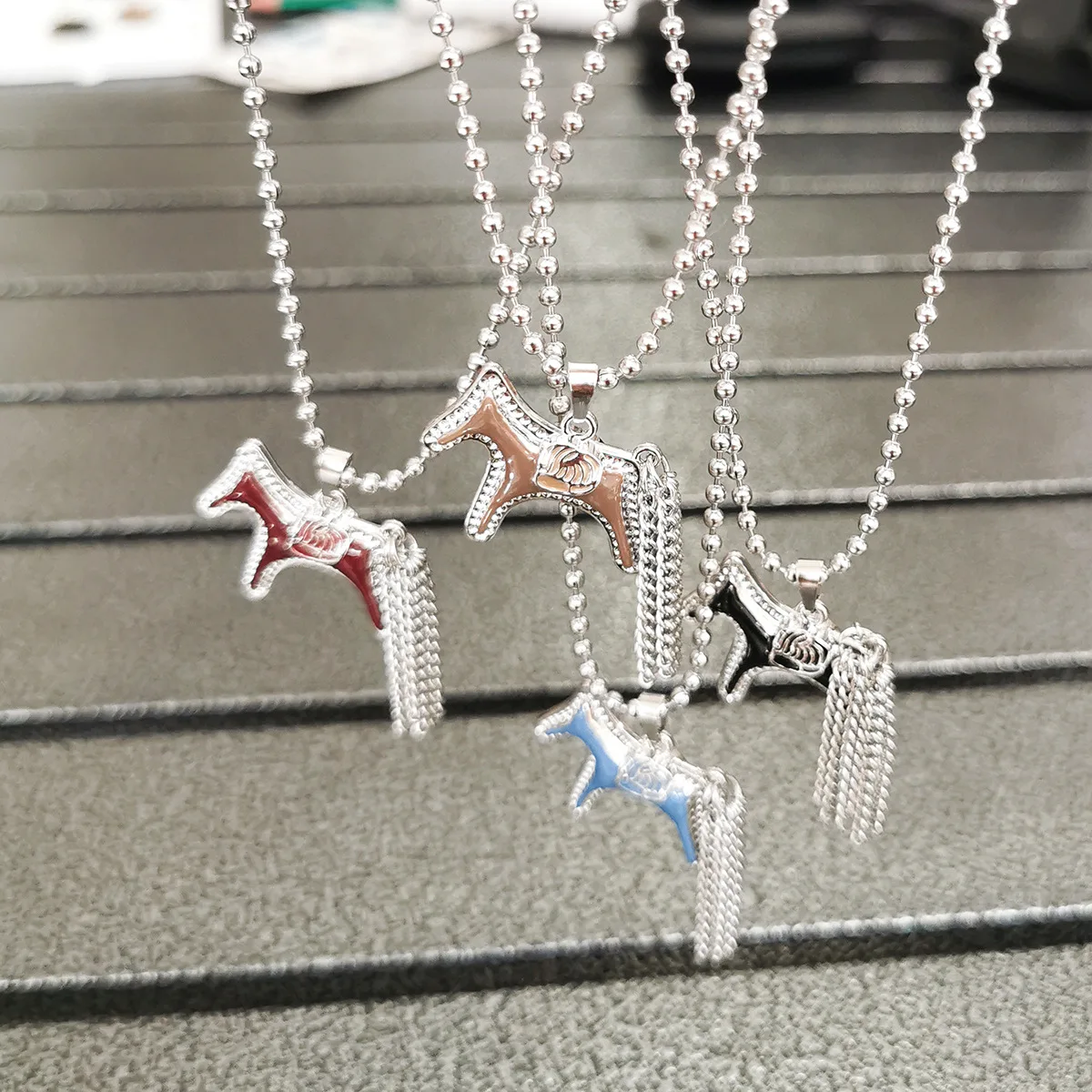 

Funny Enamel Cartoon Horse Metal Multi Chain Tassel Pendant Necklaces for Women Silver Plated Beads Chain Chokers Gift Accessory