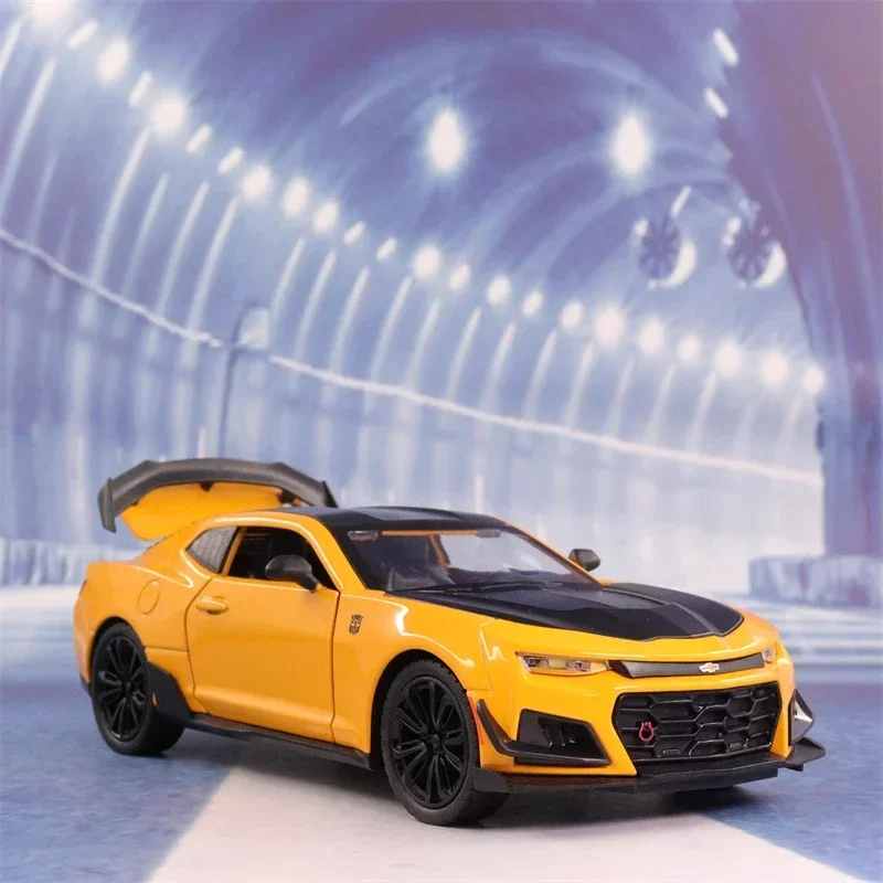 

Модель автомобиля Chevrolet Camaro из металлического сплава, 1:24