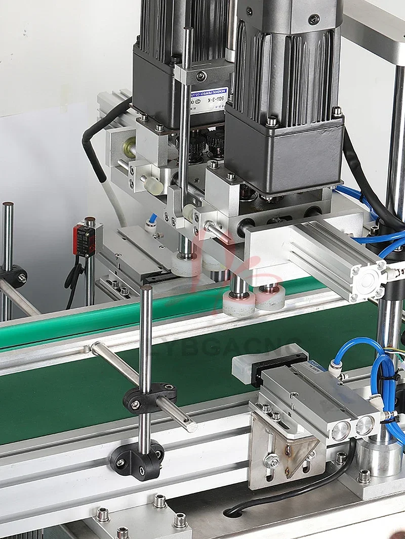 LY สายการผลิตมัลติฟังก์ชั่นอัตโนมัติ Capping เครื่องซีลเดสก์ท็อป Assembly Line ขวด Capper อุปกรณ์เสริม 220V 110V