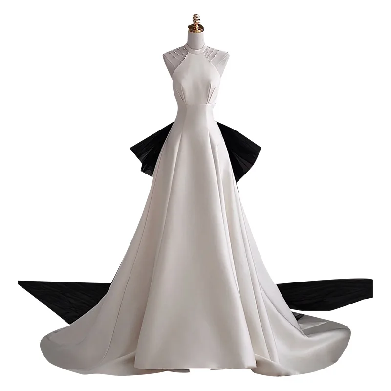 Customized Luxury White Halter Collar Evening Dress High-Grade Halter Light Trailing Satin Elegant Annual Meeting Evening Dress