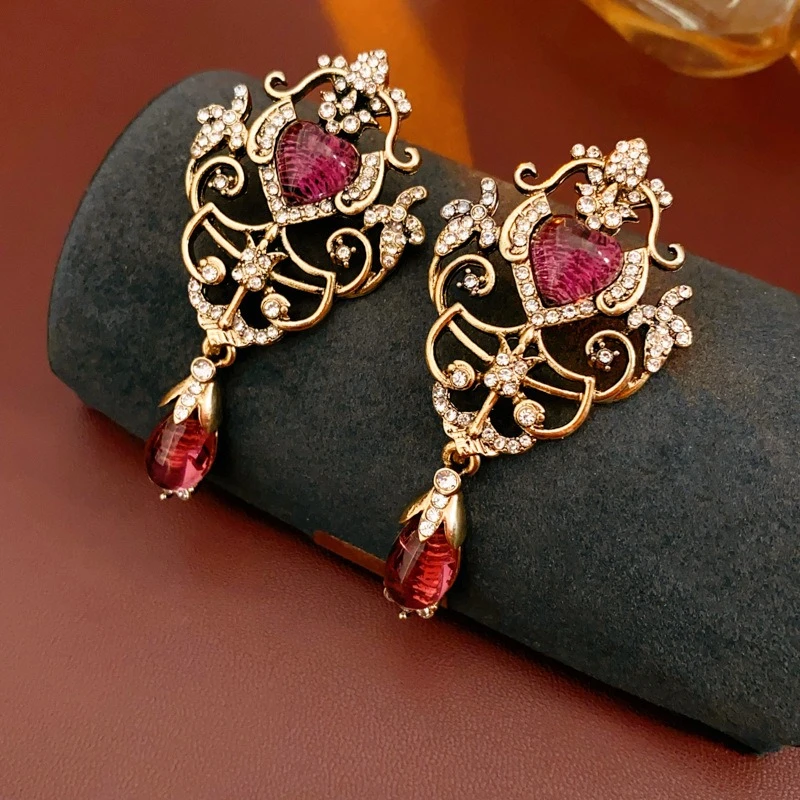 Hohl Intarsien Strass Ohrringe Retro Herz-förmigen Harz Wasser Tropfen Ohrringe Modische Exquisite Frau Hochzeit Schmuck K1
