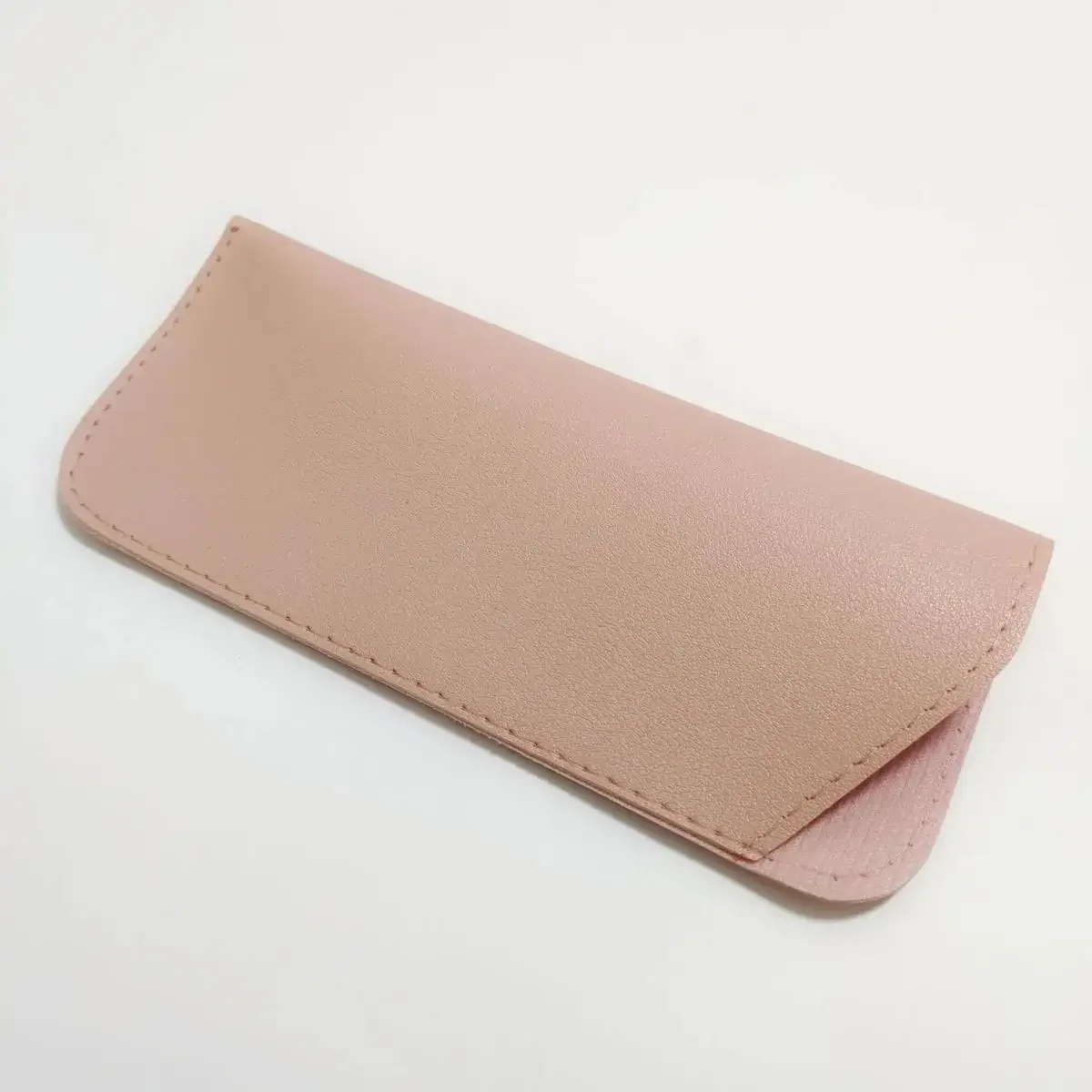 1 Stück PU-Leder Sonnenbrillen-Etui Weiche Brillenhülle Tragbare Kratzfeste Brillentasche für Damen und Herren Brillenzubehör – Detail 6