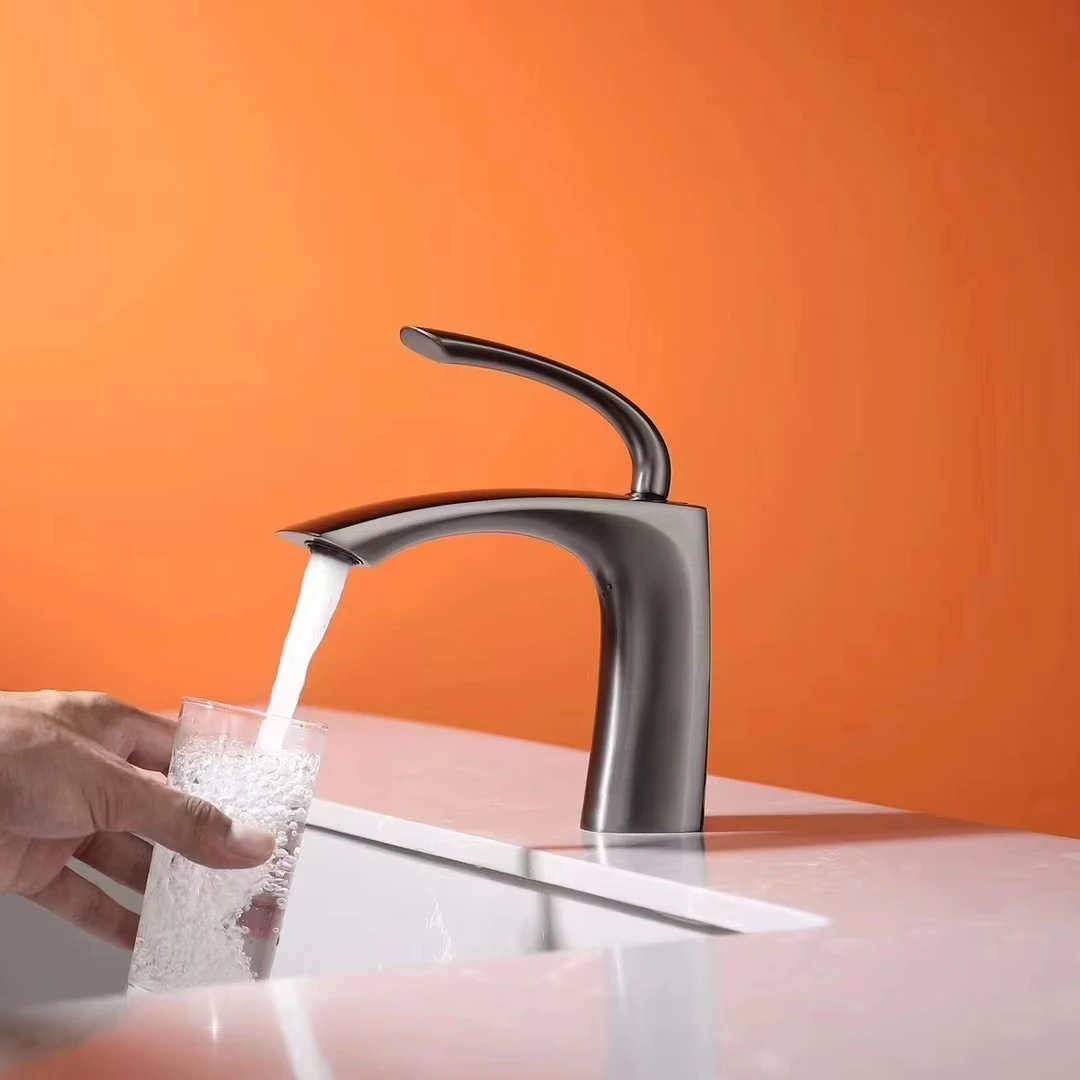 

Смеситель для ванной комнаты с одной ручкой, классический матовый золотой дизайн, медный и керамический материал для смесителя для умывальника